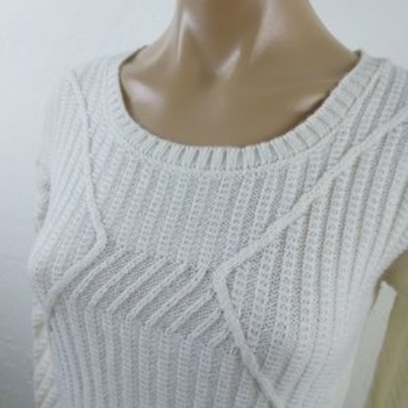 Bar lll White Sweater- XS- Slits Cable Trim- NWT - Picture 4 of 7